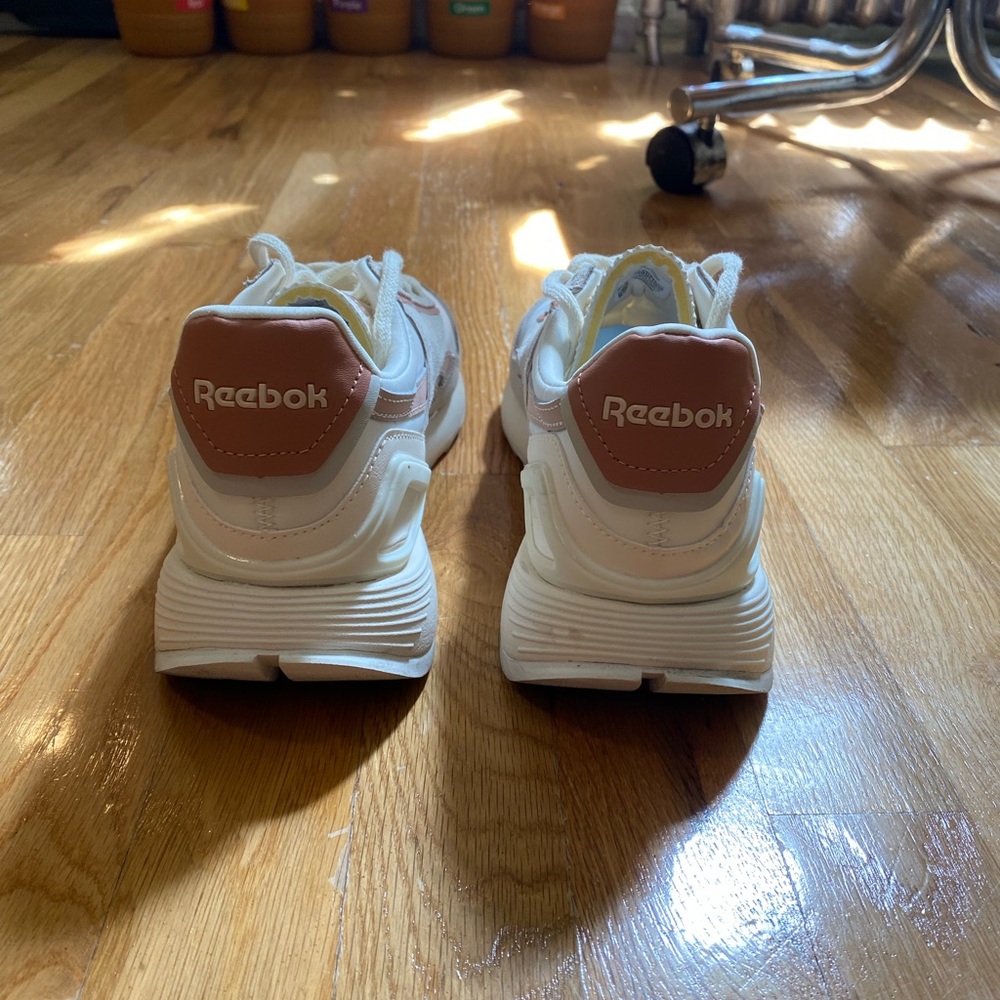 Women’s Reebok Classic Size 8.5 - Picture 3 of 6
